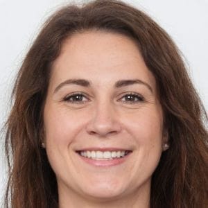 Lena Neumann: Gaming Redakteur Image