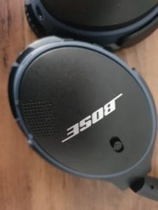Bose SoundLink Around Ear II Power Knopf